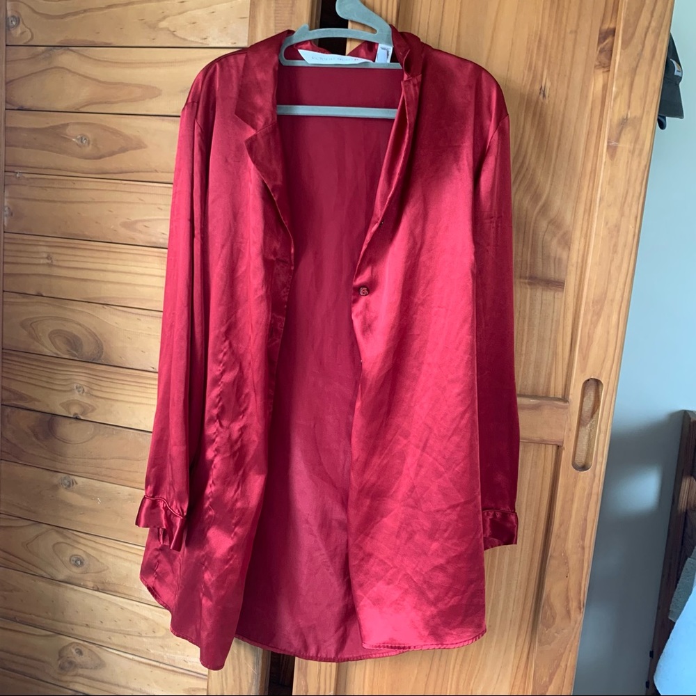 VICTORIA’S SECRET Silky Button Sleepshirt